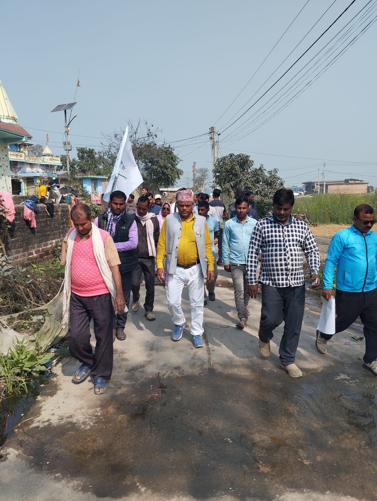 कपिलवस्तु–१ मा राप्रपाका सत्रुघन चौधरीको घरदैलोमा जनलहर