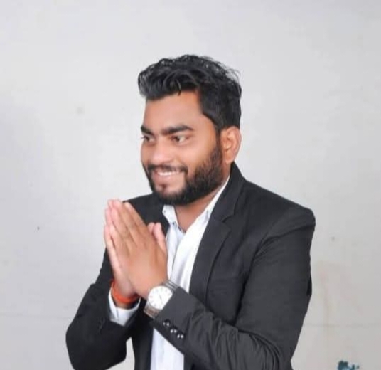 रुपन्देहीका सांसद कन्हैया बनिया अवधीमै शपथ लिँदै – मातृभाषाको सम्मान