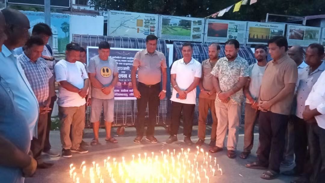 भोटेकोशी बाढीमा ज्यान गुमाएकाप्रति तौलिहवामा भावपूर्ण श्रद्धाञ्जली